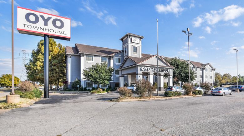 <b>OYO Townhouse Oklahoma City Airport Exterior</b>. Images powered by <a href="https://www.leonardoworldwide.com/" title="Leonardo Worldwide" target="_blank">Leonardo</a>.