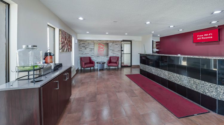 Red Roof Inn & Suites Denton Lobby