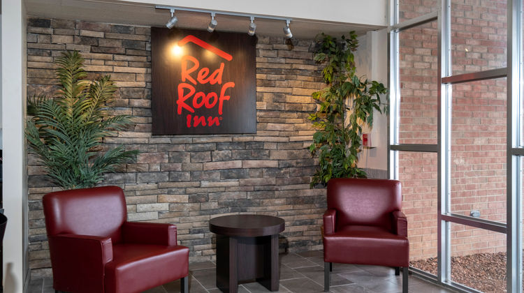 Red Roof Inn Marion, VA Lobby