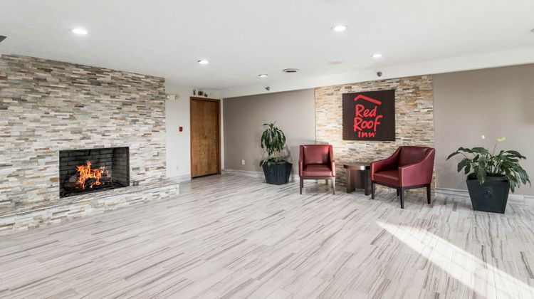 Red Roof Inn Cadiz Lobby