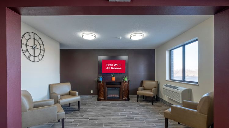 Red Roof Inn Greensburg Lobby