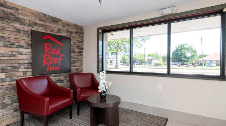 <b>Red Roof Inn Norfolk - Portsmouth Lobby</b>. Images powered by <a href="https://www.leonardoworldwide.com/" title="Leonardo Worldwide" target="_blank">Leonardo</a>.
