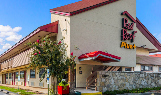 Red Roof PLUS+ Nashville North Exterior
