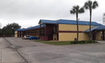 OYO Hotel Pensacola I-10 & Hwy 29