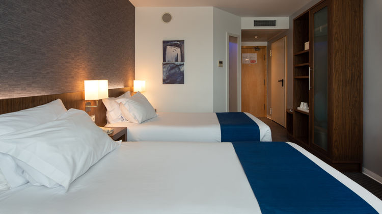 Holiday Inn Express Lisbon Airport Room
