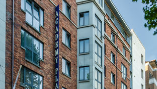 Academy Plaza Hotel