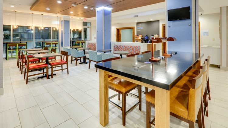 Holiday Inn Express & Suites Dallas NW Restaurant