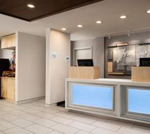 Holiday Inn Express & Suites Lobby