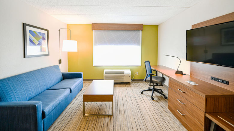 <b>Holiday Inn Express Richmond Airport Room</b>. Images powered by <a href="https://www.leonardoworldwide.com/" title="Leonardo Worldwide" target="_blank">Leonardo</a>.