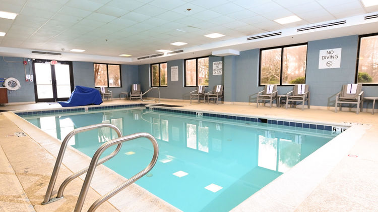 Holiday Inn Express Richmond Airport Pool