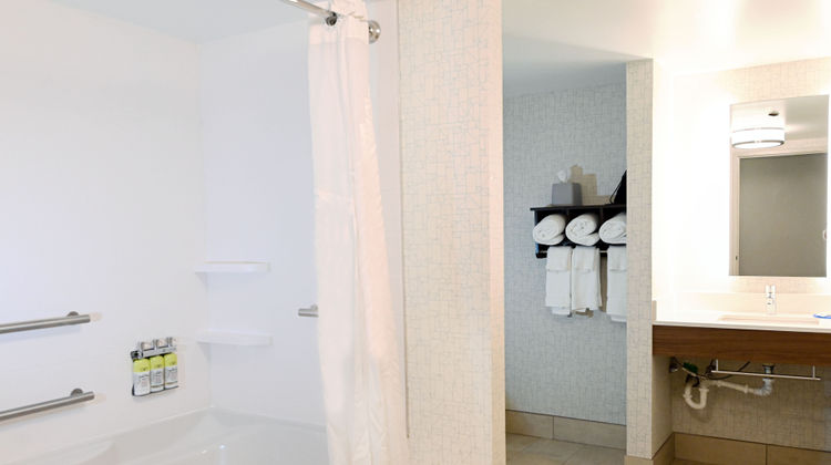 Holiday Inn Express Richmond Airport Room