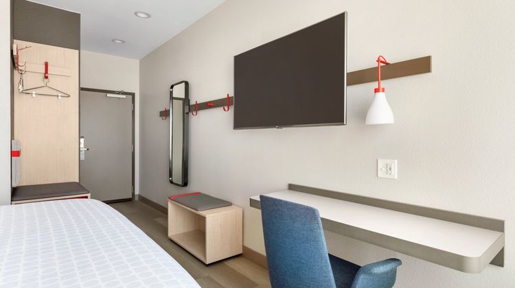 avid hotel Nashville Airport Room