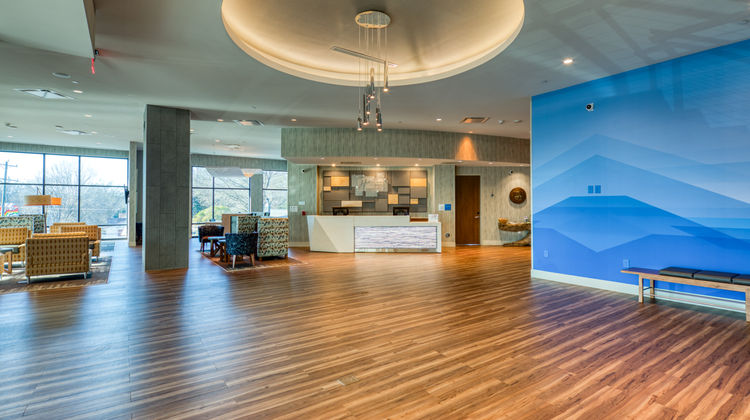 Holiday Inn Express & Suites Charlotte Lobby