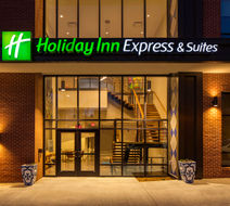 Holiday Inn Express & Suites Charlotte Exterior