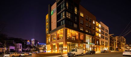 Holiday Inn Express & Suites Charlotte Exterior