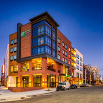 Holiday Inn Express & Suites Charlotte