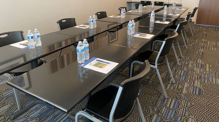 Holiday Inn Express & Suites Auburn Dwtn Meeting