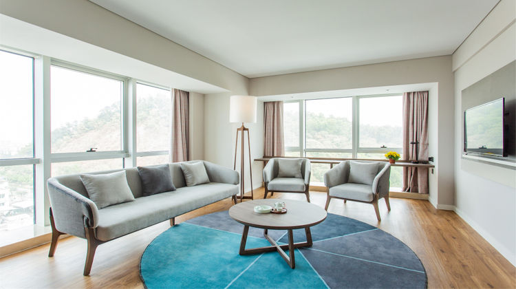 Holiday Inn Express Jiangmen Jianghai Suite