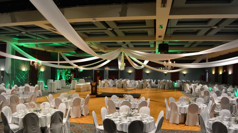 <b>La Sagueneenne Hotel & Congress Center Ballroom</b>. Images powered by <a href="https://www.leonardoworldwide.com/" title="Leonardo Worldwide" target="_blank">Leonardo</a>.