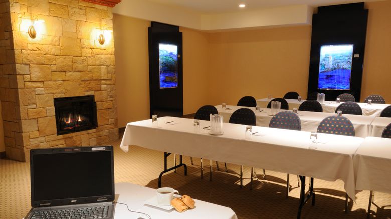 <b>La Sagueneenne Hotel & Congress Center Meeting</b>. Images powered by <a href="https://www.leonardoworldwide.com/" title="Leonardo Worldwide" target="_blank">Leonardo</a>.
