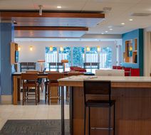Holiday Inn Express & Suites Tonawanda Lobby