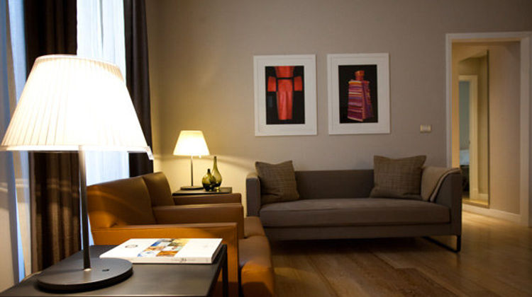 Escalus Luxury Suites Verona Lobby