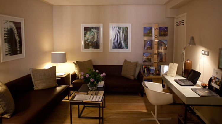Escalus Luxury Suites Verona Lobby