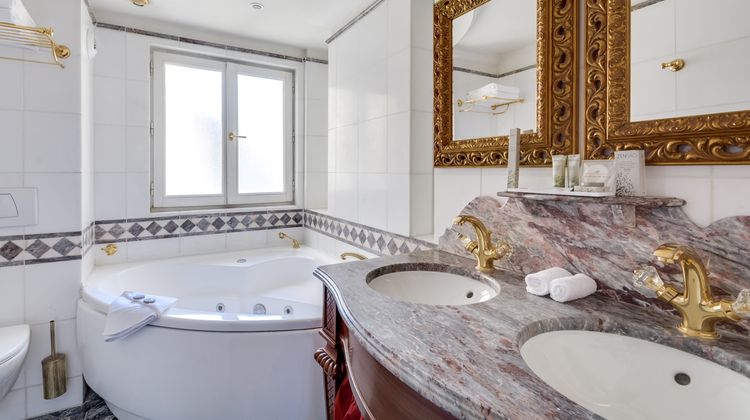 Villa Royale Room