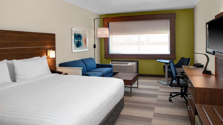 Holiday Inn Express/Suites Houston NW Room