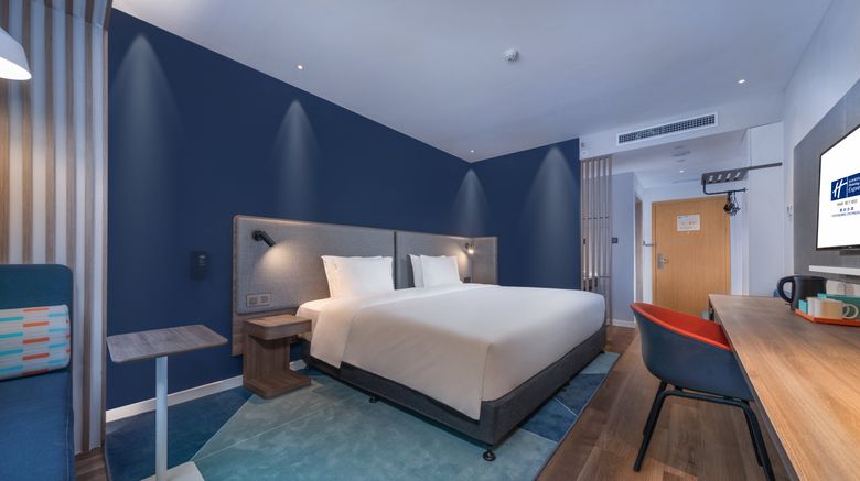 <b>Holiday Inn Express Chongqing Zhongxian Room</b>. Images powered by <a href="https://www.leonardoworldwide.com/" title="Leonardo Worldwide" target="_blank">Leonardo</a>.