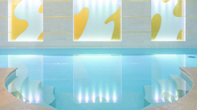 Le Burgundy Paris Pool
