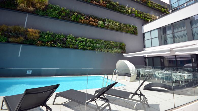 <b>Holiday Inn Dijon Pool</b>. Images powered by <a href="https://www.leonardoworldwide.com/" title="Leonardo Worldwide" target="_blank">Leonardo</a>.