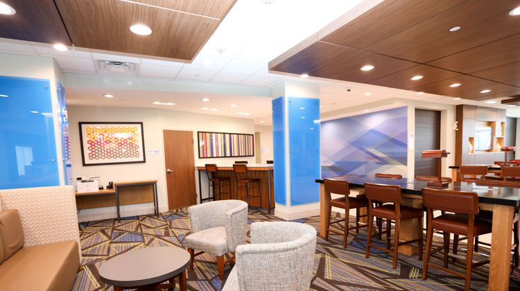 Holiday Inn Express & Suites Forney Lobby