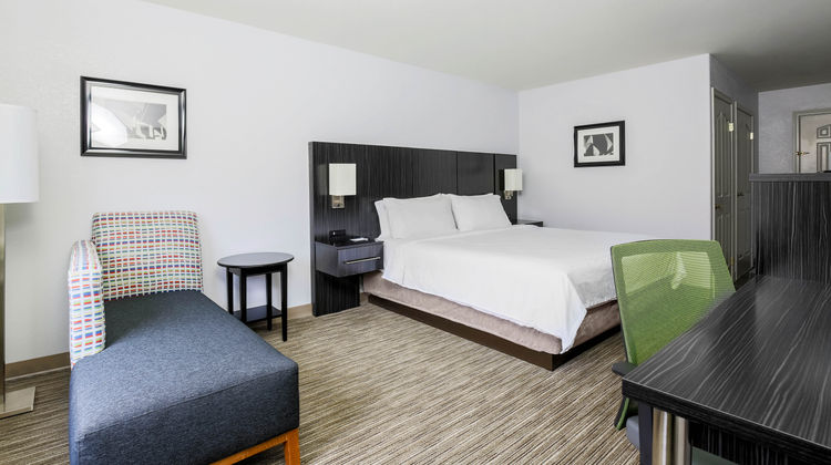 Holiday Inn Express Lancaster Room