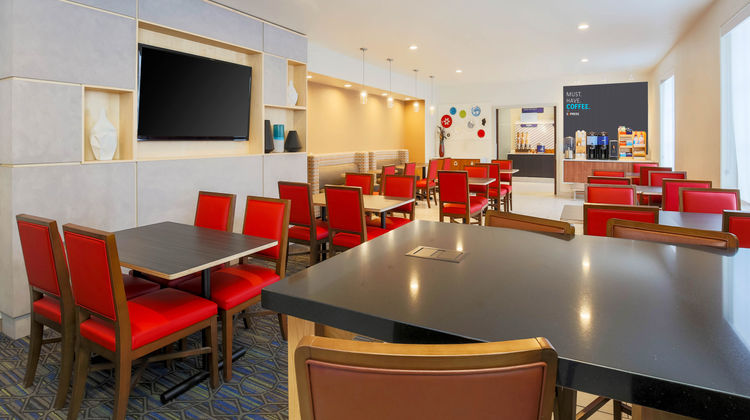 Holiday Inn Express Lancaster Restaurant