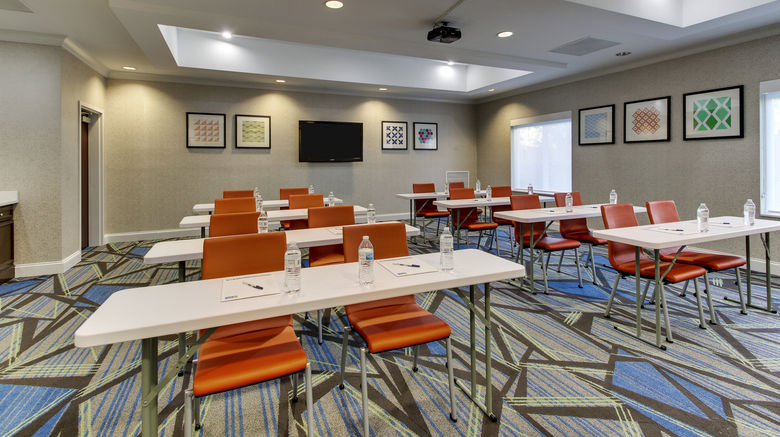 <b>Holiday Inn Express & Stes Columbus Meeting</b>. Images powered by <a href="https://www.leonardoworldwide.com/" title="Leonardo Worldwide" target="_blank">Leonardo</a>.