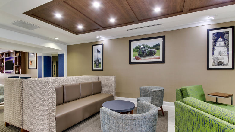 <b>Holiday Inn Express & Stes Columbus Lobby</b>. Images powered by <a href="https://www.leonardoworldwide.com/" title="Leonardo Worldwide" target="_blank">Leonardo</a>.
