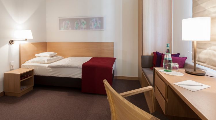 Kardinal Schulte Haus Room