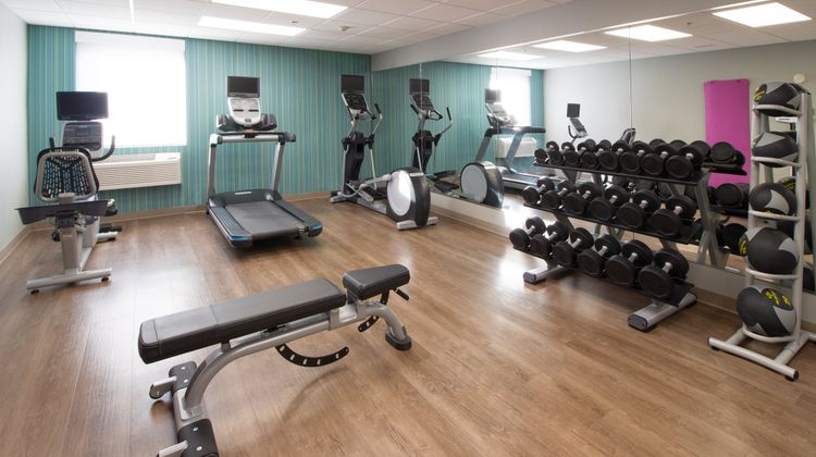 Holiday Inn Express & Suites Worthington Health Club