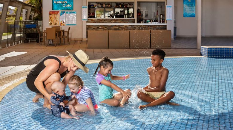 <b>Crowne Plaza Alice Springs Lasseters Pool</b>. Images powered by <a href="https://www.leonardoworldwide.com/" title="Leonardo Worldwide" target="_blank">Leonardo</a>.