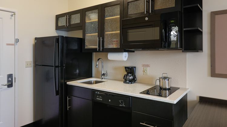 Candlewood Sts Lenexa Overland Park Area Room