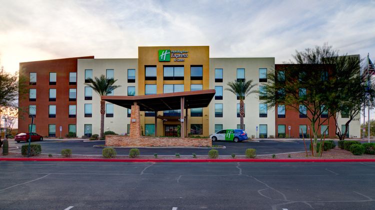Holiday Inn Express Phoenix North Exterior