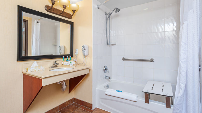 <b>Holiday Inn Express & Suites Bowmanville Room</b>. Images powered by <a href="https://www.leonardoworldwide.com/" title="Leonardo Worldwide" target="_blank">Leonardo</a>.