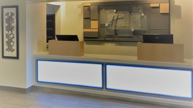 Holiday Inn Express Lobby