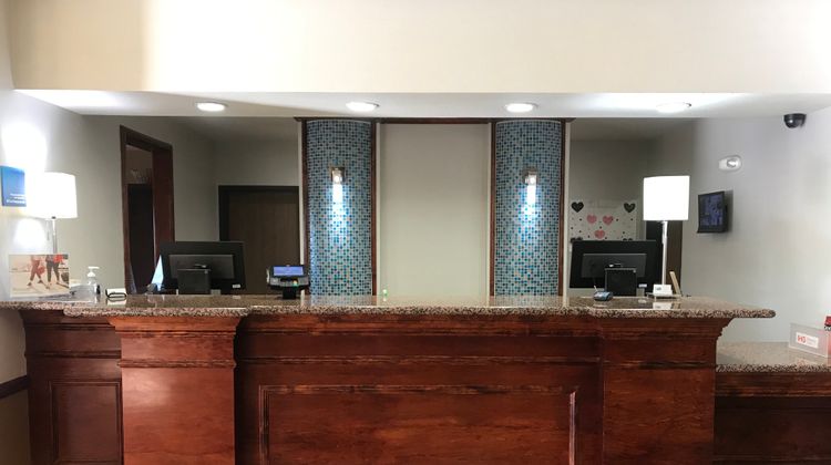 Holiday Inn Express Hotel & Suites Lobby
