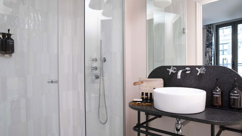 <b>Hotel Gramont Paris Room</b>. Images powered by <a href="https://www.leonardoworldwide.com/" title="Leonardo Worldwide" target="_blank">Leonardo</a>.