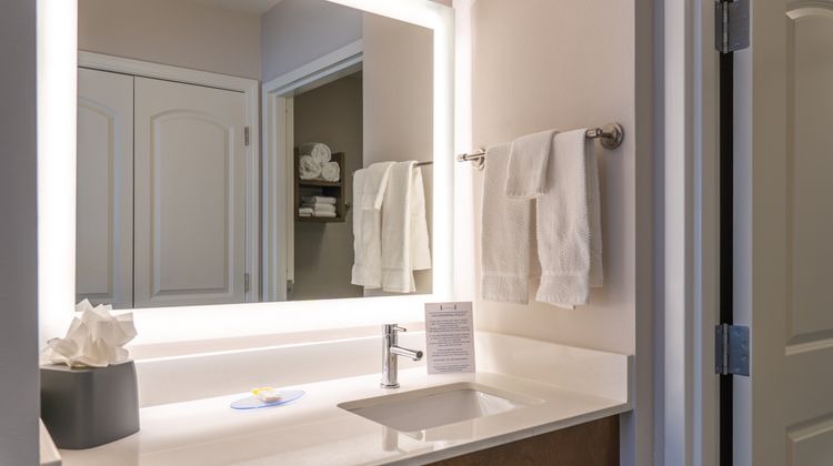 Staybridge Suites Summerville Room