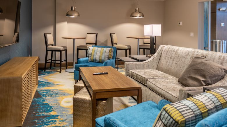 <b>Staybridge Suites Summerville Lobby</b>. Images powered by <a href="https://www.leonardoworldwide.com/" title="Leonardo Worldwide" target="_blank">Leonardo</a>.