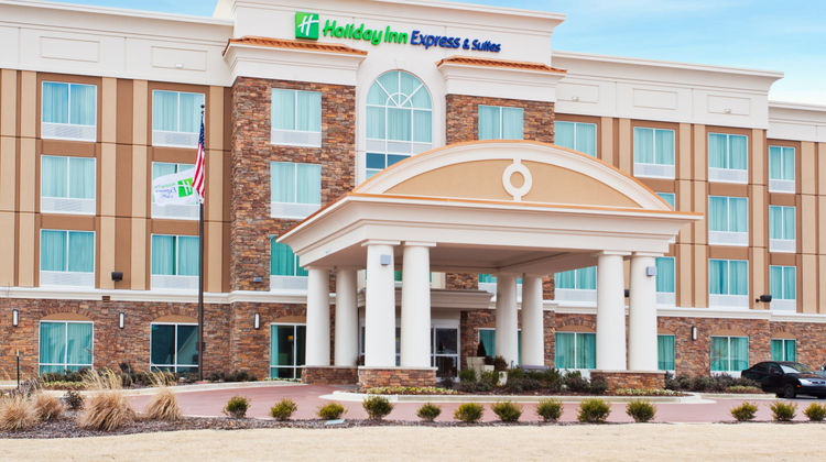 Holiday Inn Express & Stes Research Park Exterior