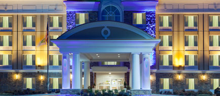 Holiday Inn Express & Stes Research Park Exterior
